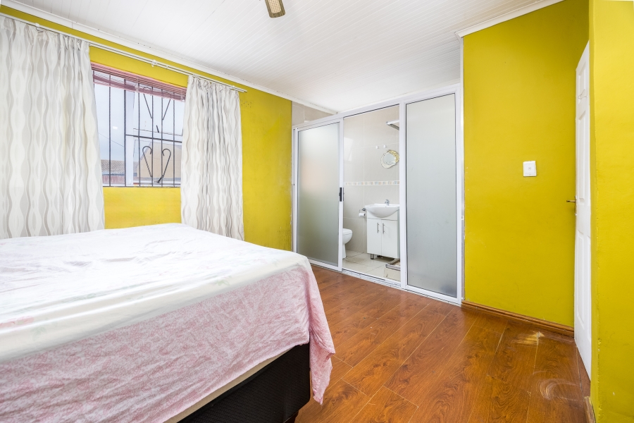 4 Bedroom Property for Sale in Devon Park Village Western Cape